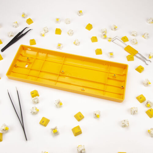 Plastový Case pro klávesnici ve žluté barvě